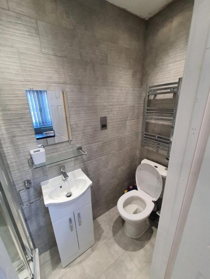 Hotel New Self Contained Flat,In Hayes, Free Parking Northolt  Esterno foto