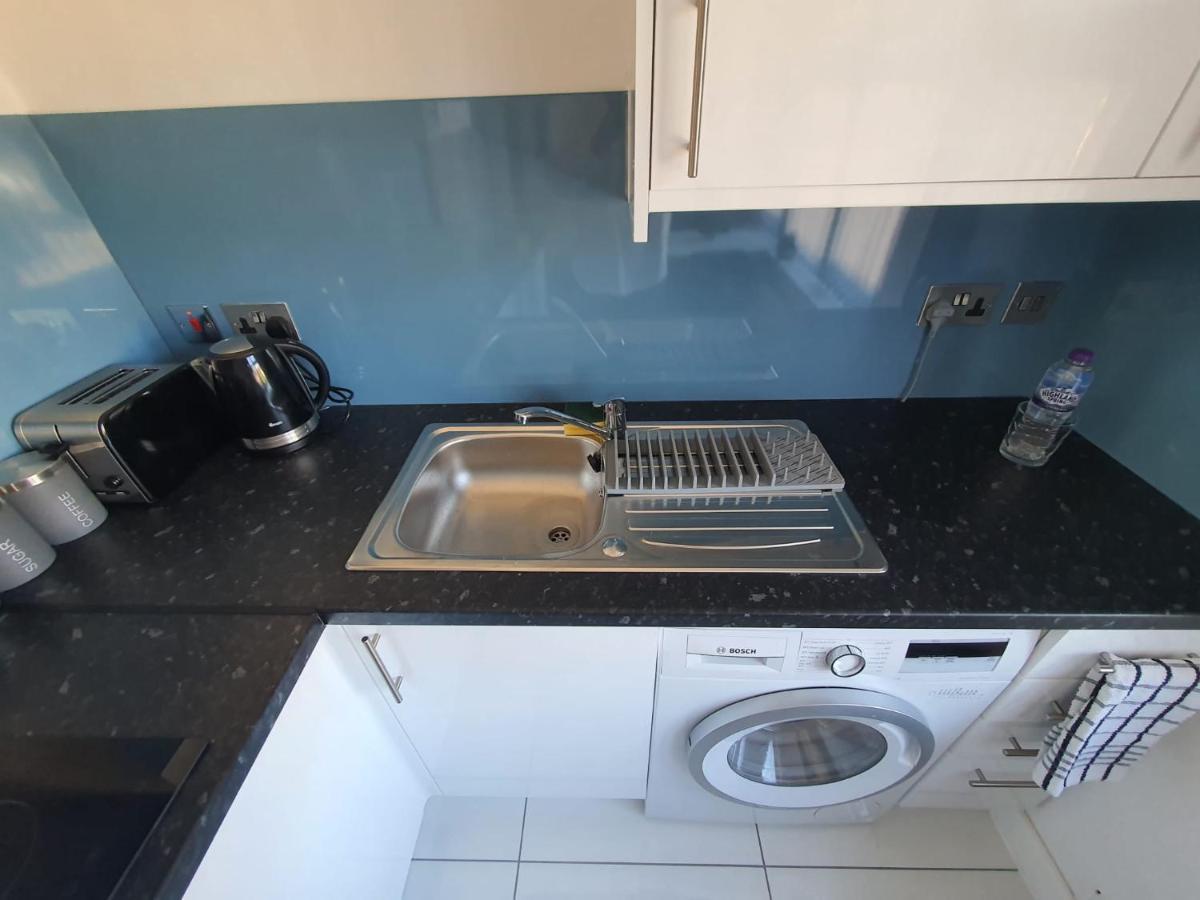 Hotel New Self Contained Flat,In Hayes, Free Parking Northolt  Esterno foto