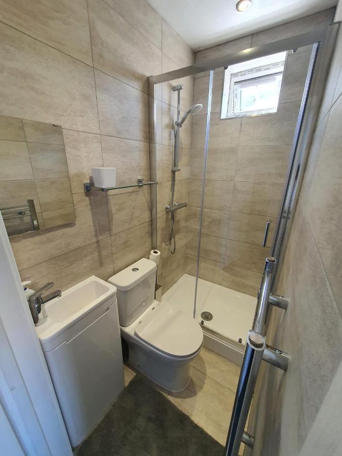 Hotel New Self Contained Flat,In Hayes, Free Parking Northolt  Esterno foto